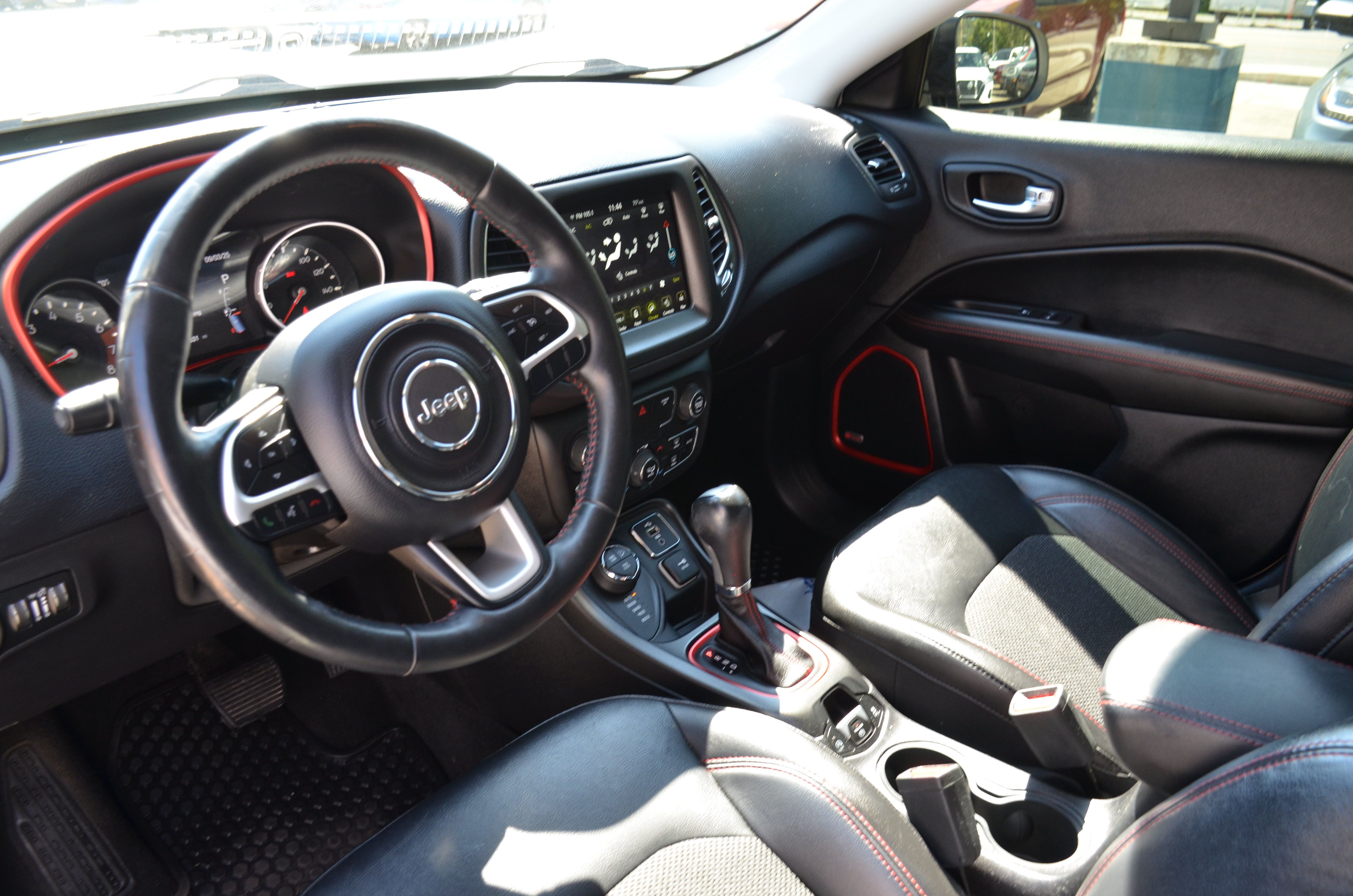 Used 2018 Jeep Compass Trailhawk w/ Navigation Group AWD/4WD image 15