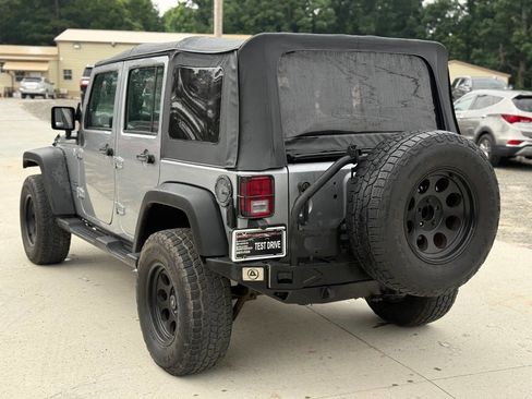 Used 2015 Jeep Wrangler Unlimited Sport w/ Connectivity Group AWD/4WD image 8