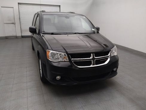 Used 2019 Dodge Grand Caravan SXT FWD image 14