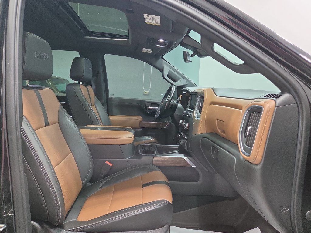 Used 2019 Chevrolet Silverado 1500 High Country w/ Technology Package AWD/4WD image 19