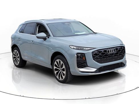New 2026 Audi Q3 quattro 2.0T AWD/4WD image 1