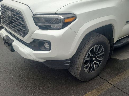 Used 2023 Toyota Tacoma TRD Sport w/ Black Out Package (TMS) AWD/4WD image 3