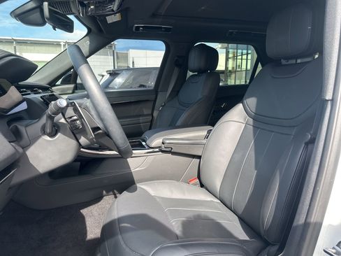 Used 2025 Land Rover Range Rover Sport Dynamic SE image 15