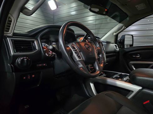 Used 2017 Nissan Titan SV image 13