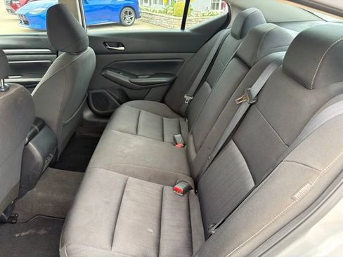 Used 2022 Nissan Altima 2.5 SV FWD image 12