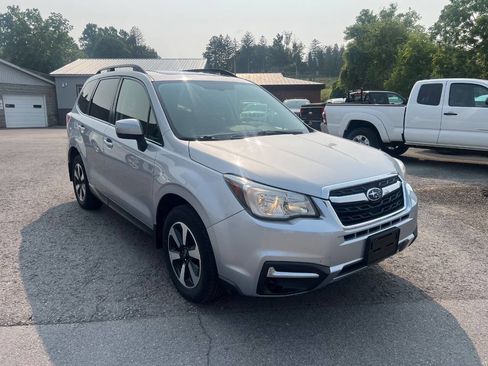 Used 2017 Subaru Forester 2.5i Premium w/ All-Weather Package image 8