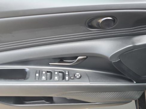 Certified 2025 Hyundai Elantra Sport FWD image 17