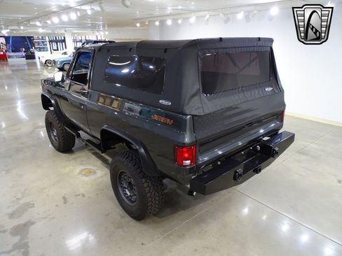 Used 1987 GMC Jimmy 4WD image 4