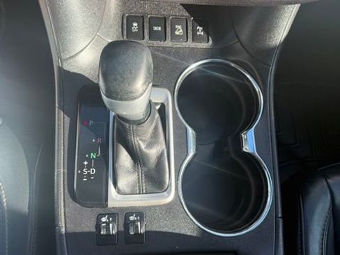 Used 2016 Toyota Highlander XLE image 26