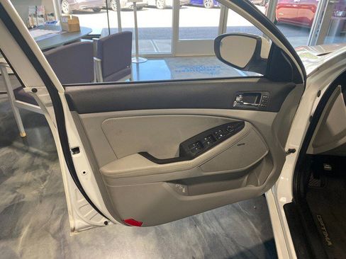 Used 2011 Kia Optima EX w/ Premium Pkg FWD image 13