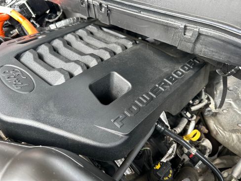 Used 2021 Ford F150 Platinum w/ Equipment Group 701A High AWD/4WD image 19