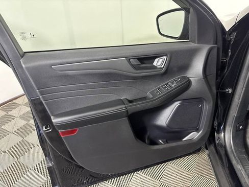 Used 2023 Ford Escape Active w/ Tech Pack #1 AWD/4WD image 14