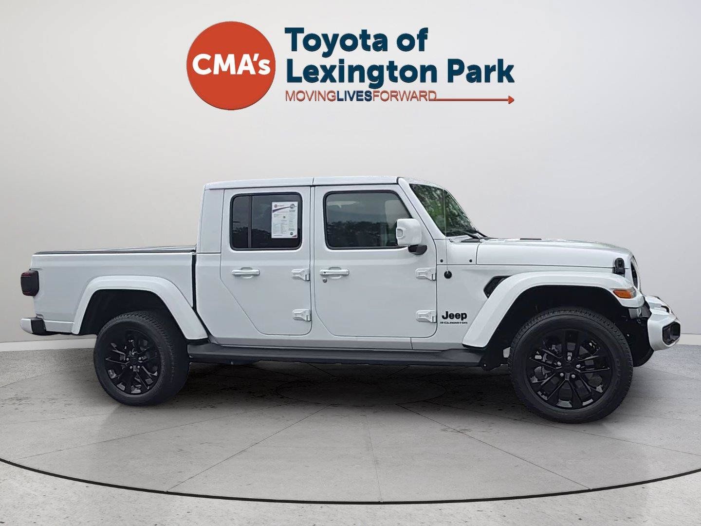 Used 2023 Jeep Gladiator Overland AWD/4WD image 6