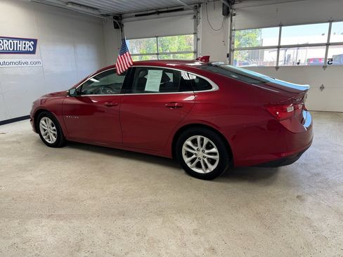 Used 2016 Chevrolet Malibu LT FWD image 3