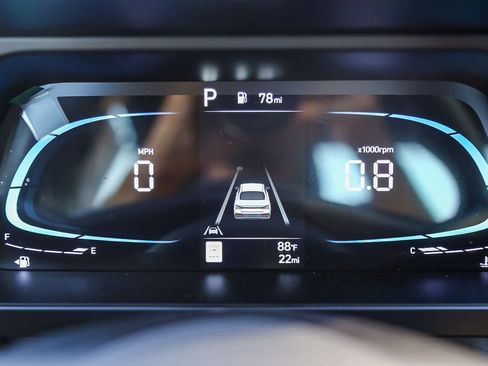 New 2025 Hyundai Elantra Sport image 25