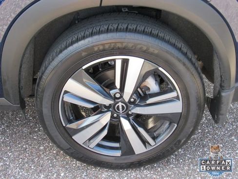 Certified 2025 Nissan Rogue SL w/ SL Premium Package FWD image 17