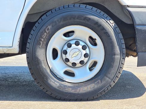 Used 2020 Chevrolet Express 2500 w/ Communications Package image 5