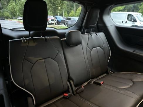 New 2026 Chrysler Pacifica Limited w/ S Appearance Package FWD image 15