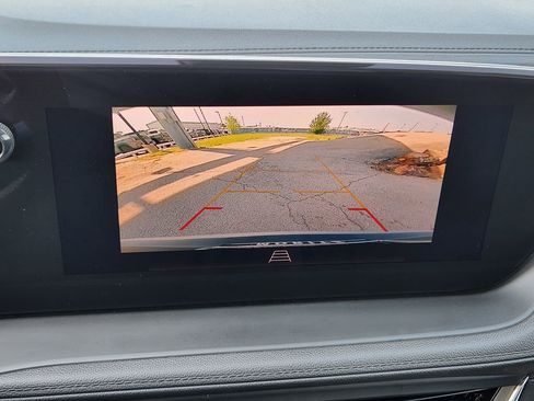 Certified 2025 Buick Encore GX Preferred FWD image 18
