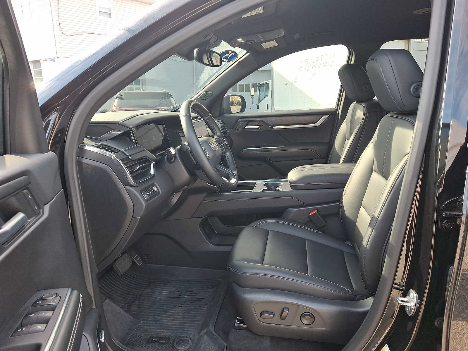 Used 2025 GMC Acadia Elevation w/ Elevation Premium Package AWD/4WD image 14