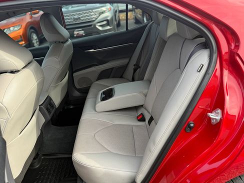 Used 2022 Toyota Camry XSE image 15
