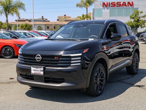 New 2026 Nissan Kicks SR FWD image 7