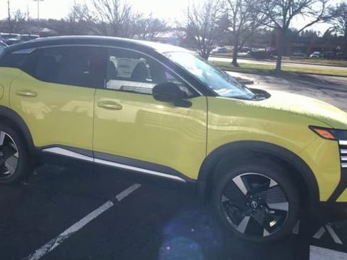 New 2026 Nissan Kicks SR w/ Cold Weather Package image 2