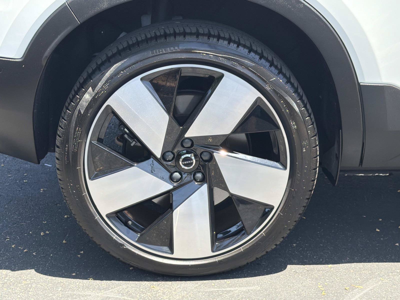 Certified 2023 Volvo XC40 Recharge Ultimate AWD/4WD image 27