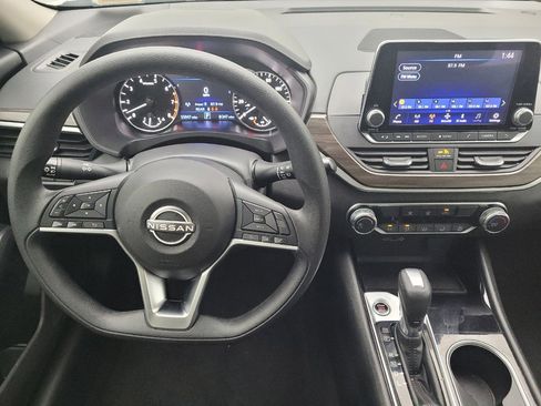 Used 2024 Nissan Altima 2.5 SV image 22