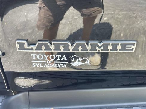 Used 2024 RAM 1500 Laramie AWD/4WD image 10