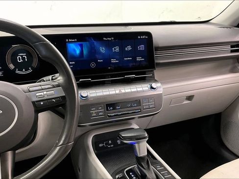 Used 2025 Hyundai Kona SEL FWD image 5