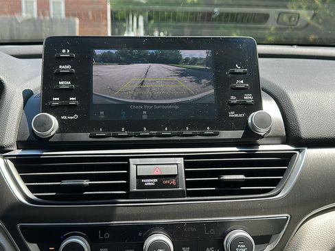 Used 2018 Honda Accord LX image 18