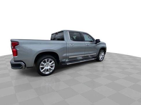 Used 2024 Chevrolet Silverado 1500 High Country w/ Technology Package AWD/4WD image 2