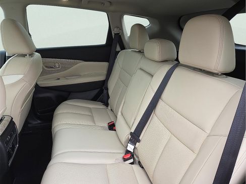 Used 2024 Nissan Murano SL image 10