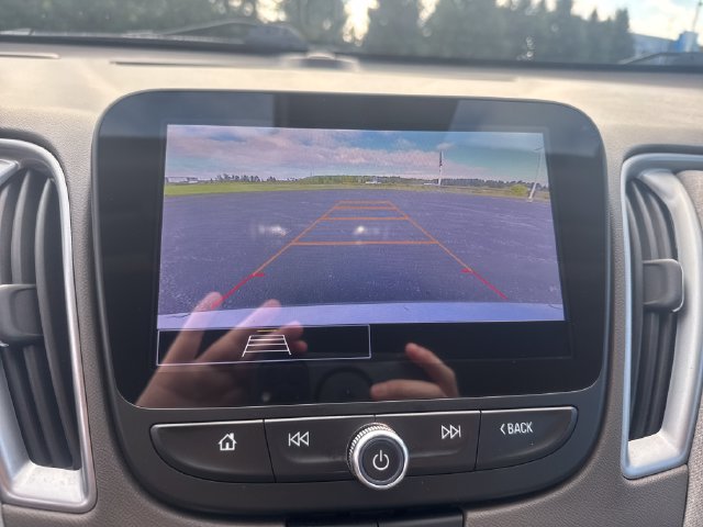 Used 2025 Chevrolet Malibu LT FWD image 24