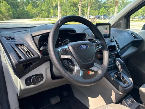 Used 2023 Ford Transit Connect XLT w/ Trailer Tow Package FWD image 6