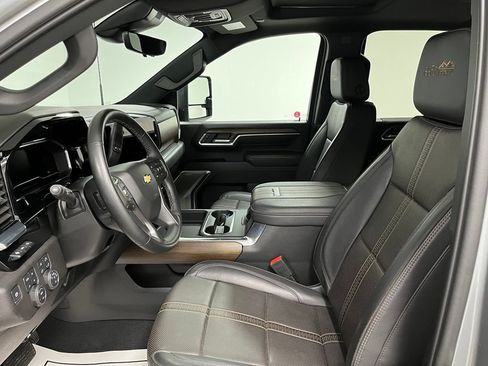 Used 2025 Chevrolet Silverado 3500 High Country w/ High Country Premium Package AWD/4WD image 21