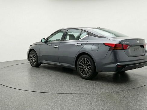 Used 2025 Nissan Altima 2.5 SV image 6