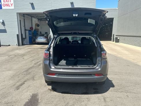 Used 2021 Jeep Compass Latitude w/ Convenience Group AWD/4WD image 24