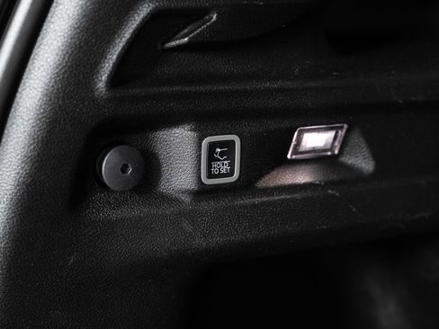 Used 2022 Jeep Grand Cherokee L Limited image 23