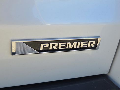 Used 2018 Chevrolet Suburban Premier image 16