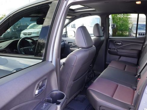 Used 2025 Honda Ridgeline Black Edition image 16
