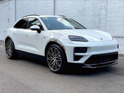 Used 2025 Porsche Macan Turbo Electric AWD/4WD image 19