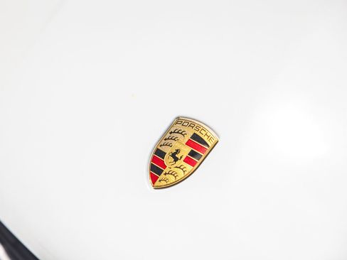 Certified 2024 Porsche Macan AWD/4WD image 16