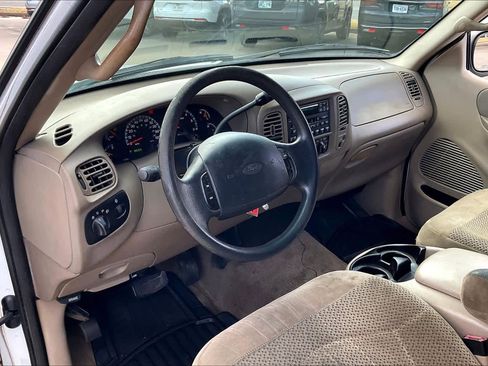 Used 2000 Ford F150 XLT image 16