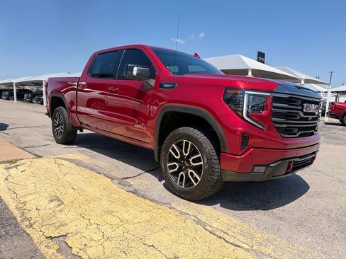 Used 2023 GMC Sierra 1500 AT4 w/ AT4 Premium Package AWD/4WD image 3