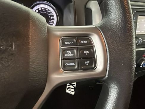 Used 2022 RAM 1500 Classic SLT AWD/4WD image 16