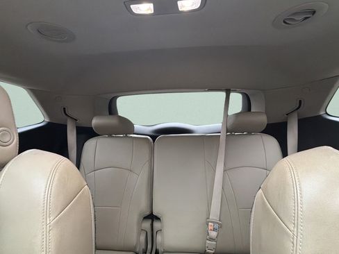 Used 2018 Buick Enclave Essence AWD/4WD image 26