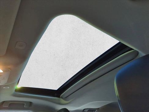 Used 2023 Toyota Highlander XLE FWD image 15