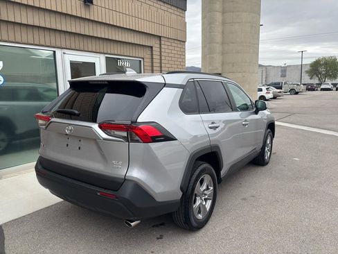 Used 2025 Toyota RAV4 XLE AWD/4WD image 3